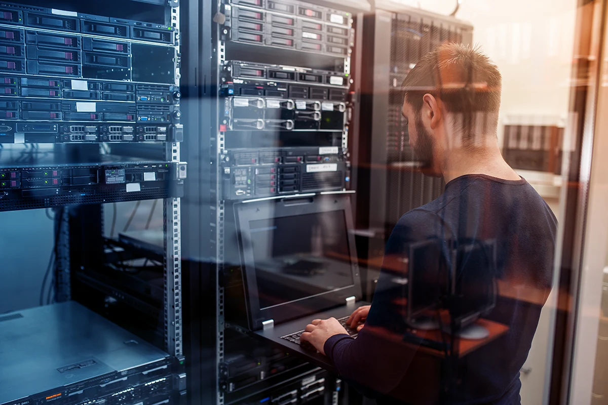 rechenzentrum-planung-serverraum-infrastrukturinnovector Von der Bedarfsanalyse bis zur Ausführungsplanung – Medientechnik Planung mit System